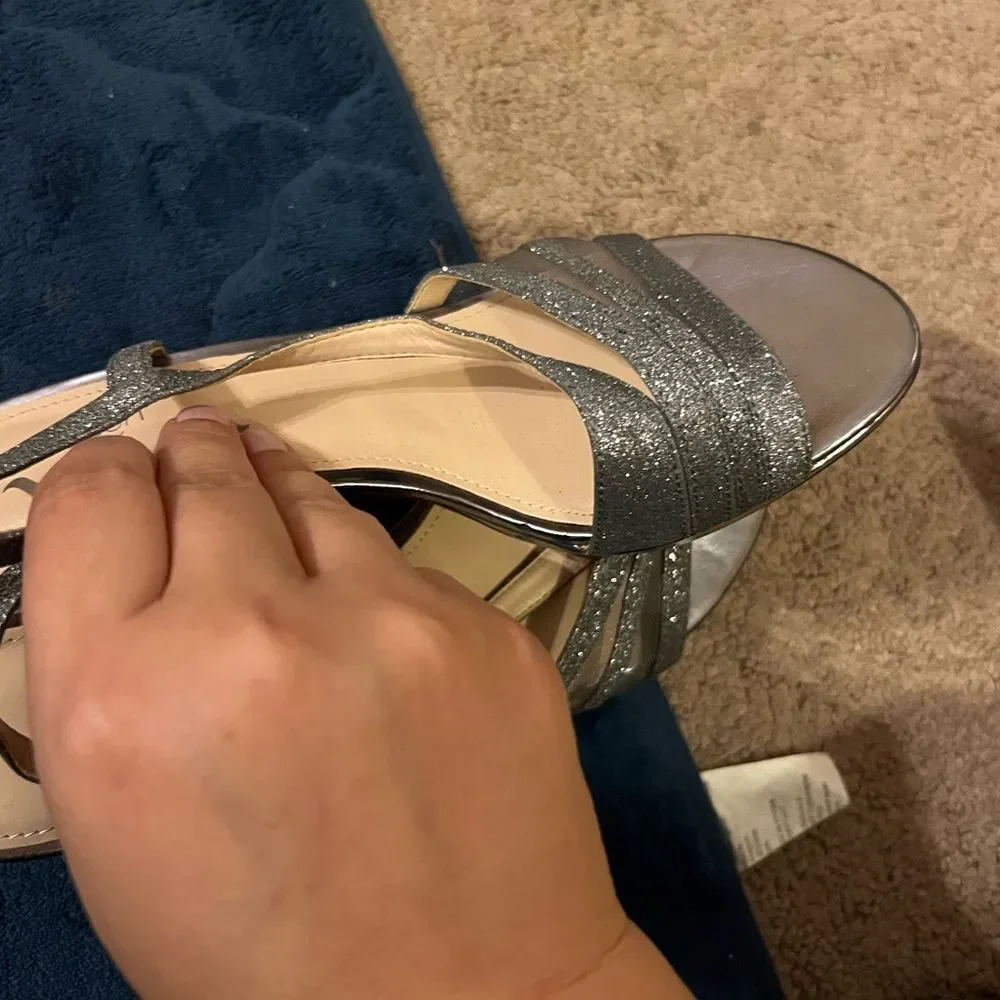 Touch of Nina silver heels 7.5‎
